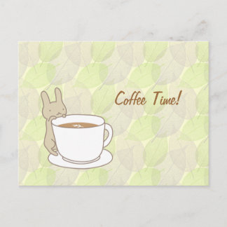 Cartão Postal Tempo de café com um coelho bonito
