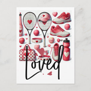 Cartão Postal Tennis Love temático em vermelho e branco com cora