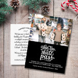Cartão Postal Texto Personalizado da Foto da Família Feriado de<br><div class="desc">Um cartão postal de fotografia de feriado divertido com caligrafia tipo que diz "Isto também vai passar" e a fotografia da sua família.  Adicione sua saudação personalizada e nomes de família.  Um cartão que certamente trará um sorriso para amigos e família.</div>