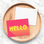Cartão Postal Tipografia Moderno Vibrante Rosa e Amarelo<br><div class="desc">Mande um alô alegre para a família e os amigos com este cartão cor-de-rosa divertido com um design moderno e abstrato de "Olá" amarelo com um longo gradiente de sombra. *Observe que a Marca d'água do Zazzle que aparece na visualização de zoom NÃO aparecerá no produto impresso final. © Rosewood...</div>