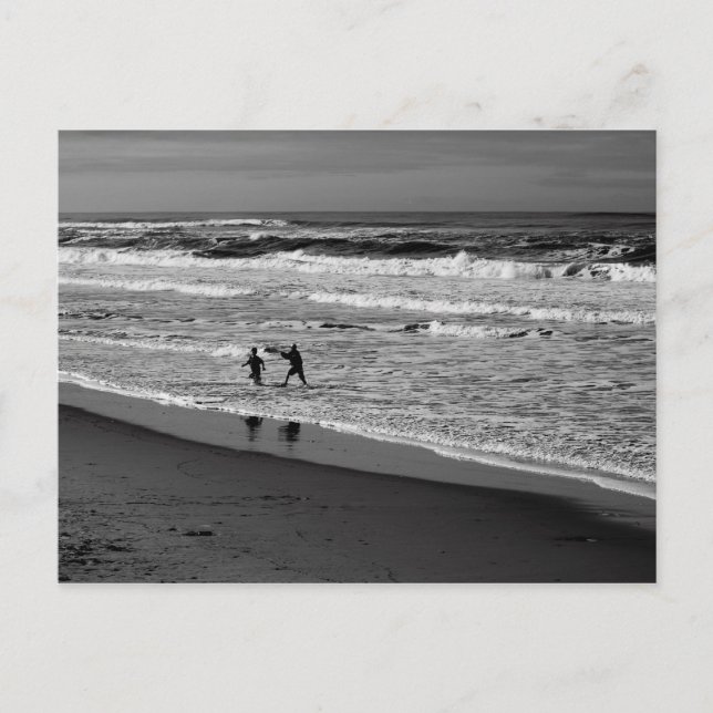 Cartão Postal Tocando nas Ondas do Oceano Pacífico (Frente)