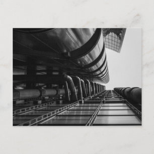 Cartão Postal Torre de arranha-céu moderna