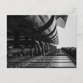 Cartão Postal Torre de arranha-céu moderna