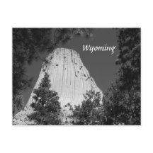 Torre de demônios preto e branco