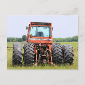 Cartão Postal Trator De Modelo De Caranguejo Massey Antigo Em Um