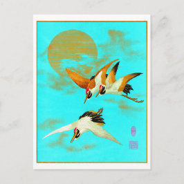 Cartão Postal Três guindastes sarus voando em frente à lua