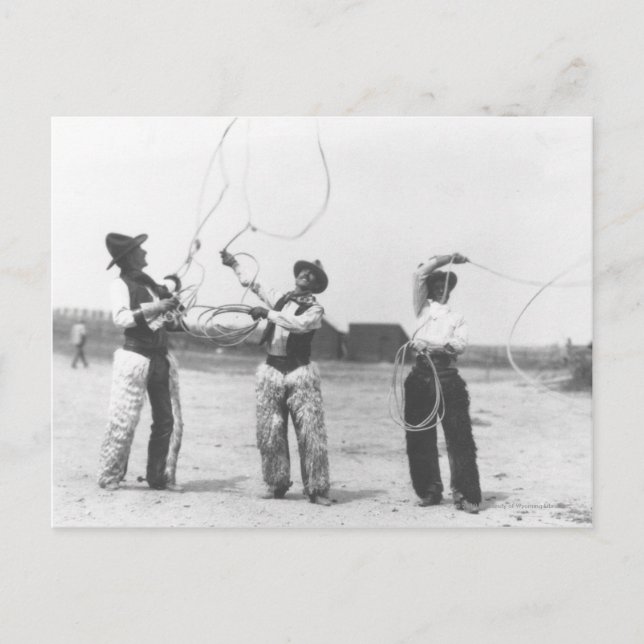 Cartão Postal Três homens estão dormindo. (Frente)