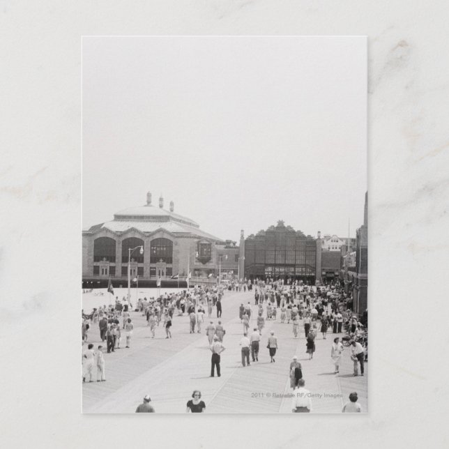 Cartão Postal Turistas do recurso no esplanade (Frente)