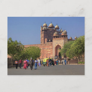 Cartão Postal Turistas em frente a Fatehpur Sikri, no