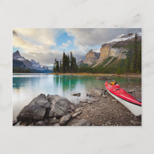Cartão Postal Um caiaque-do-mar em terra na Ilha Spirit