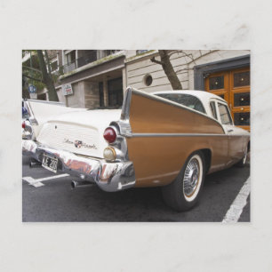 Cartão Postal Um carro clássico Studebaker Silver Hawk estaciona