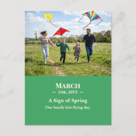Cartão Postal Um Sinal da Memória de Março da Primavera Foto Pos