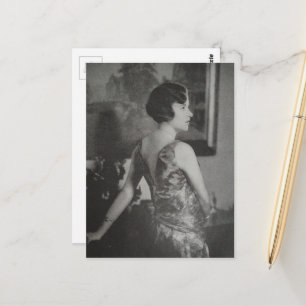 Cartão Postal Uma Mulher em 1930 Preto e Branco