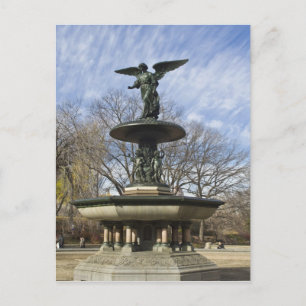 Cartão Postal Uma seca fonte Bethesda no inverno em Central Park