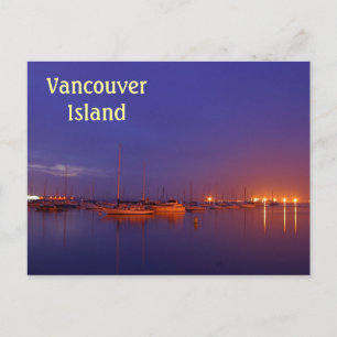 Cartão Postal Vancouver Island veleiros em marina ao anoitecer