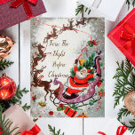 Cartão Postal Velha Vintagem Vermelha Santa Claus Voando Reinded<br><div class="desc">Quando vejo este velho cartão de Natal, penso no poema "Twas the Night Before Christmas" (Foi a noite antes do Natal). Pense naquele momento mágico em que você estava esperando pela chegada da Rua. Enviem estas imagens de Natal retrógradas do passado e as tornem novas novamente. Edite facilmente as palavras...</div>