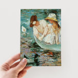 Cartão Postal Verão | Mary Cassatt<br><div class="desc">Verão (1894) pela artista impressionista americana Mary Cassatt. Arte original é uma pintura a óleo na canvas que mostra um retrato de duas mulheres em um barco cercado por patos. Use as ferramentas de design para adicionar texto personalizado ou personalizar a imagem.</div>