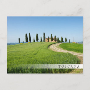 Cartão Postal Vila de fazenda com ciprestes na Toscana