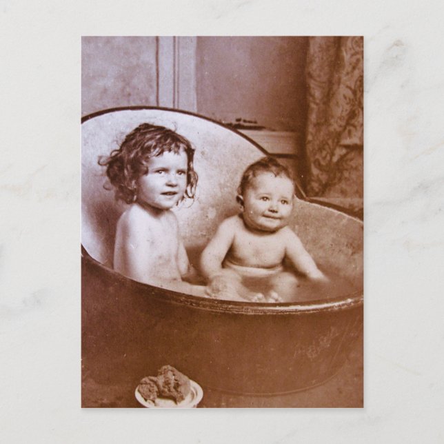 Cartão Postal Vintage Baby Bath Time (Frente)