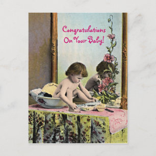 Cartão Postal Vintage Baby Em Uma Mesa De Vestir