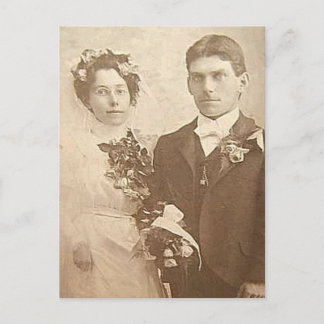 Cartão Postal Vintage Bride & Groom Fotografia Romântica de Casa