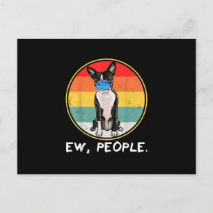 Cartão Postal Vintage Ew Pessoas Boston Terrier Dog Vestindo ros