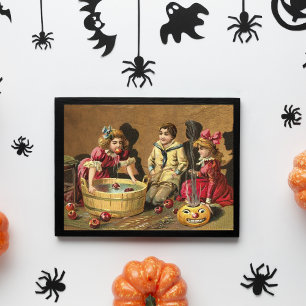 Cartão Postal Vintage Funny Children Bobbing for Apple na festa