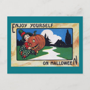 Cartão Postal Vintage Kid Hefting Halloween Jack O'Lanterna