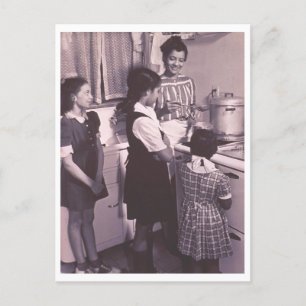 Cartão Postal Vintage, mãe e filha cozinhar no fogão