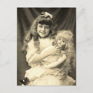 Cartão Postal Vintage Retrait Young Girl com Doll