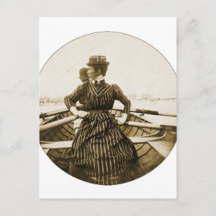 Cartão Postal Vintage Retro Women Photo Row Row Linha Seu Barco