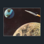 Cartão Postal Vintage Science Fiction, Rocket Ship Over the Moon<br><div class="desc">Vintage ilustra viagem futurista e transporte Ciência Ficção imagem espacial. Um design de estilo quadrinho retrô sci fi apresentando uma nave-fogueira voando no espaço sobre a lua e voltando para a Terra do planeta no futuro.</div>