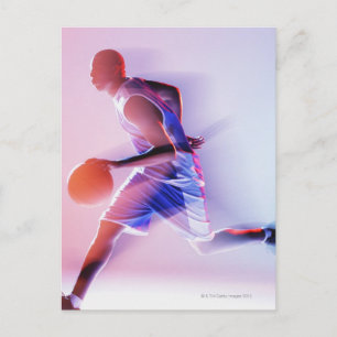 Cartão Postal Visão desfocada do jogador de basquete dribblando