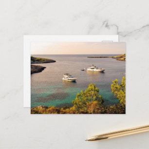 Cartão Postal Vista costeira de Portinatx Ibiza com iates de lux