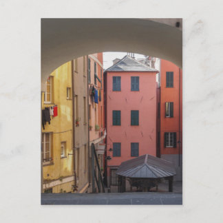 Cartão Postal Vista da cidade antiga de Génova, na Itália