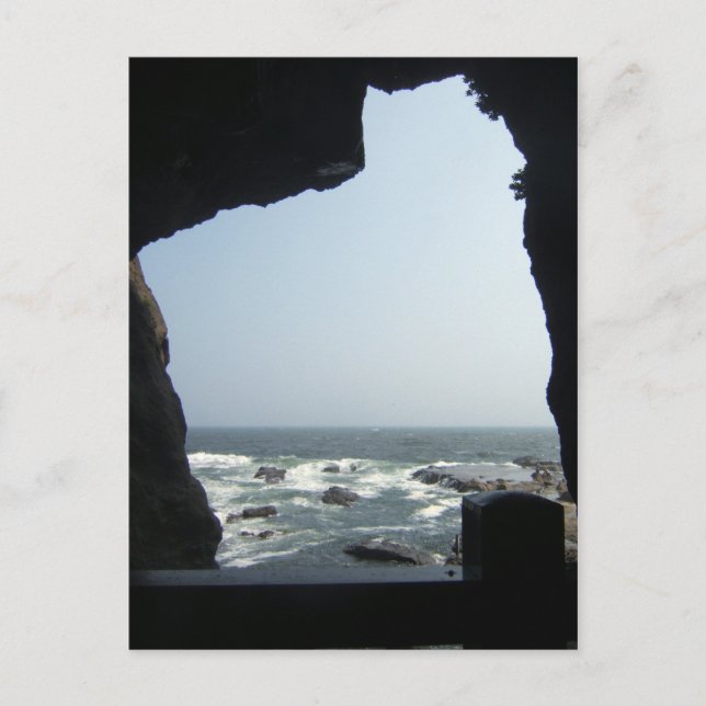 Cartão Postal Vista marítima de uma caverna (Frente)