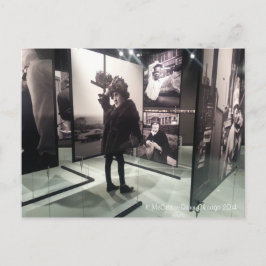 Cartão Postal Vivian Maier mostra foto de K. McCrobie-Quinn