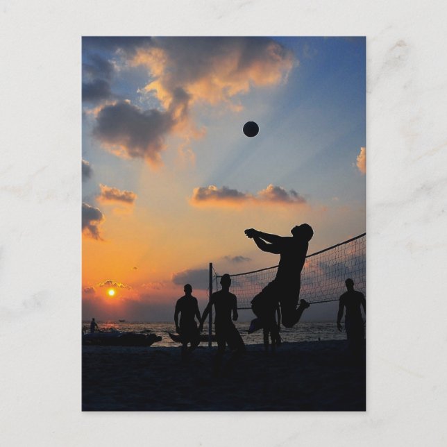 Cartão Postal Voleibol de praia no Sunset (Frente)