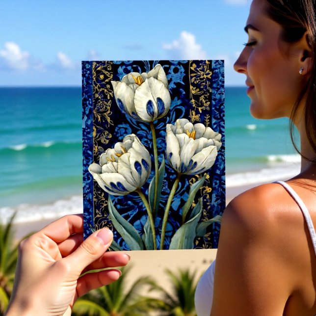 Cartão Postal White Blue Tulip Damask (Criador carregado)