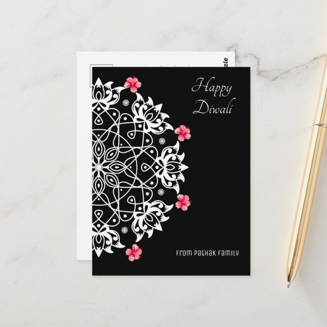 Cartão Postal White Rangoli com cartão-postal de hibisco (Frente/Verso In Situ)