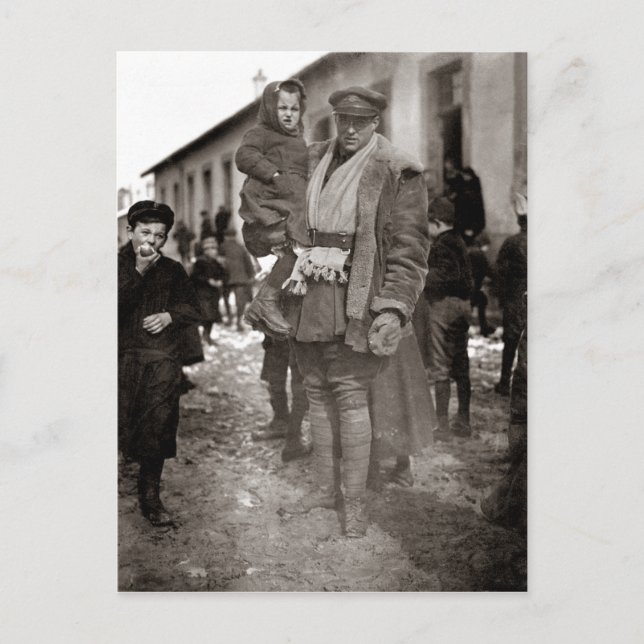 Cartão Postal WI American Field Serviceman + Órfãos Franceses (Frente)