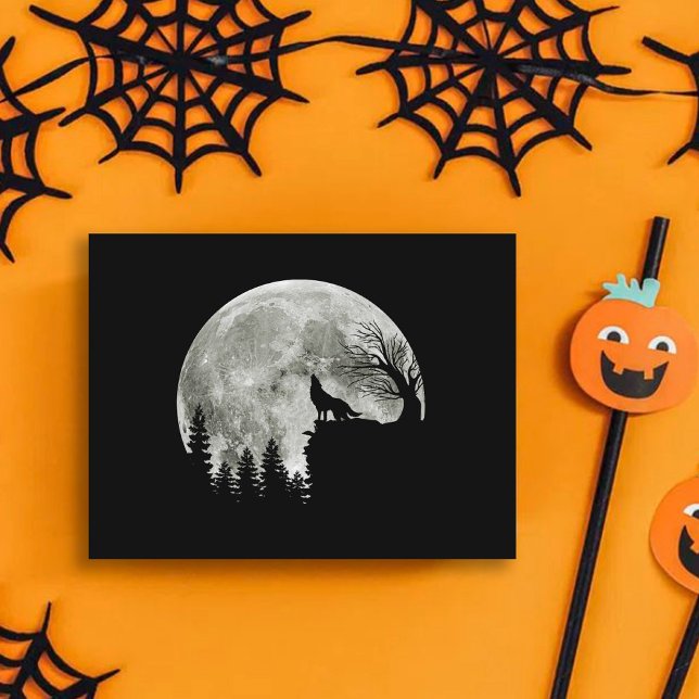 Cartão Postal Wolf Howl Na Lua Do Halloween De Montanha (Criador carregado)