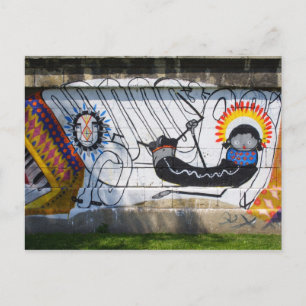 Cartão Postal Worm Girl