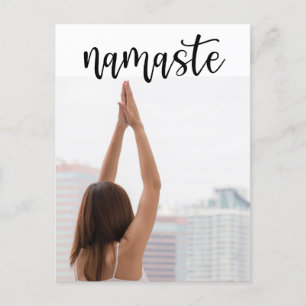 Cartão Postal Yoga Namaste Mulher que posiciona yoga
