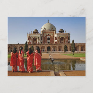 Cartão Postal Young Indian ladies and Humayun's Tomb, Delhi,