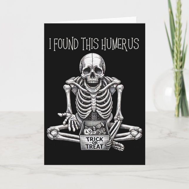 Cartão Presentes engraçados de Halloween Esqueleto Eu Enc (Frente)