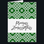 Cartão Priecigus Ziemassvetkus Design Tradicional Letão<br><div class="desc">Priecīgus Ziemassvētkus Design tradicional nórdico Lielvarde cinta motif com padrão de repetição verde</div>
