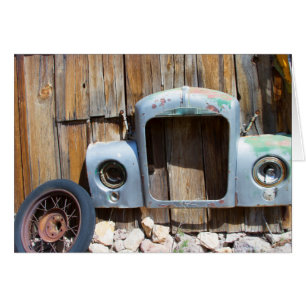 Cartão Quadro de Carro Antiquado no Barn Antigo