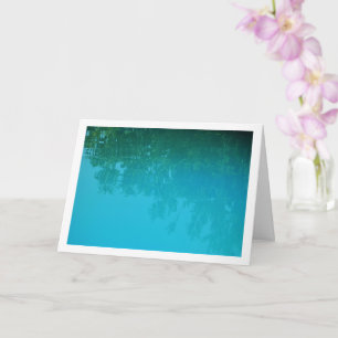 Cartão Reflexão de Árvore em Fundo de Piscina