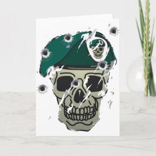Cartão Retro skull and beret military motif